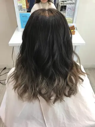 セミロング カラー 岡本 智次のヘアスタイル