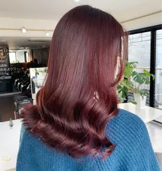 ミディアム カラー RYOSUKE ハイトーンのヘアスタイル