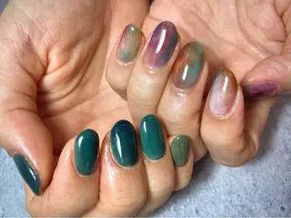 ショート カラー ネイル マツエク・マツパ illum hicariのネイルデザイン