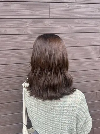 セミロング カラー ヘアアレンジ 🤍 minaのヘアスタイル