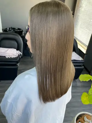 ロング カラー オノ アカネのヘアスタイル