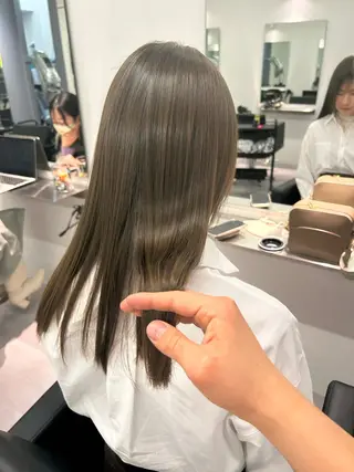 セミロング カラー 里帆 CREAMのヘアスタイル