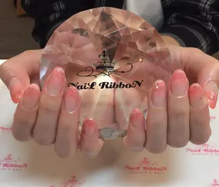 ネイル ネイルリボン 受付スタッフのネイルデザイン