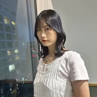 ミディアム カラー ブリーチなし/レイヤ ー特化🌈Tommyのヘアスタイル