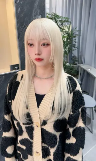 ロング カラー 🩵ハイトーン 美咲🩵のヘアスタイル