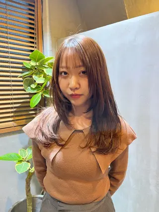 セミロング レイヤー／前髪／顔 周りakaneのヘアスタイル