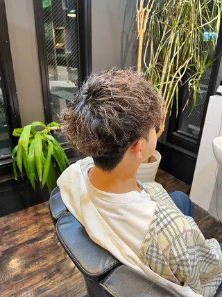 ショート カラー パーマ ヘアアレンジ メンズ 夜に通える 理容室山崎健立のヘアスタイル