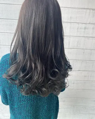 カラー NANA Rimのヘアスタイル