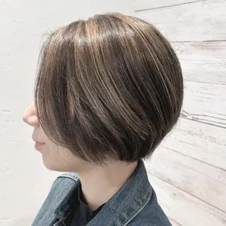 ショート カラー ヘアアレンジ アニメ髪・ウルフ🦇 樋口莉夏のヘアスタイル