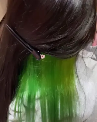 カラー 渡部 優衣のヘアスタイル