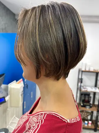 カラー Noyヨシモト ヒロトのヘアスタイル