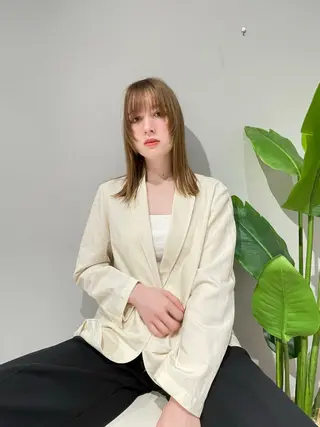 ミディアム 秋元 佳乃のヘアスタイル