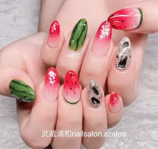 ネイル R inのネイルデザイン