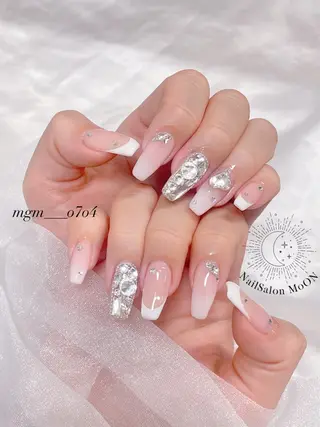 MoON...❤︎ MeGuのネイルデザイン