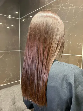ロング カラー 黒田 愛梨のヘアスタイル
