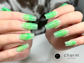 ネイル ネイルルーム チャームのネイルデザイン