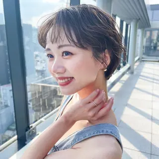 ショート パーマ レイヤーカット/透 明感カラー/西田祐賀のヘアスタイル