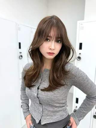 ロング 似合わせカットが 得意な美容師のヘアスタイル