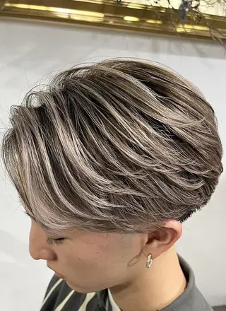 メンズ ARCANAブリーチ ダブルカラー🌟原宿のヘアスタイル