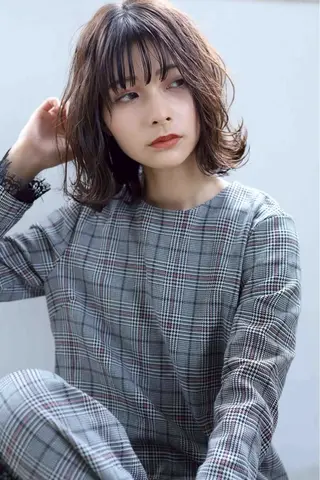 ミディアム 尾崎 優花のヘアスタイル