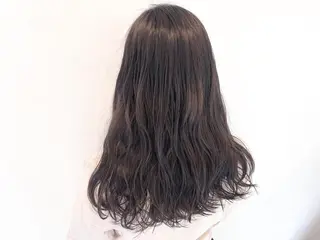 セミロング カラー 伊藤 さやかのヘアスタイル