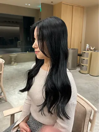 カラー アベ コハルのヘアスタイル