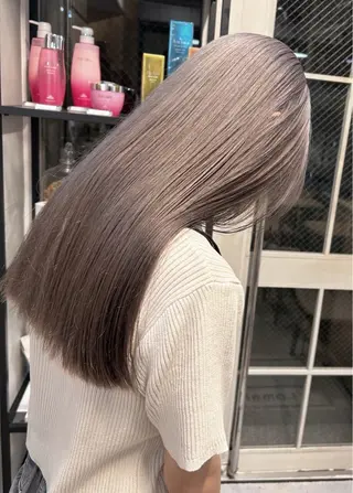 ロング カラー ハイトーンボブ 前田 表参道 グレージュのヘアスタイル