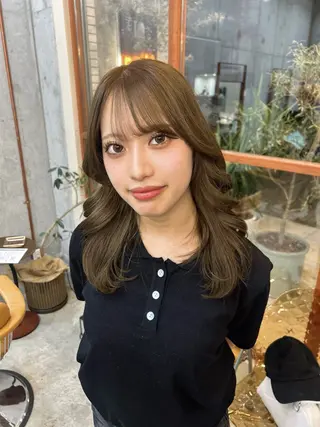 ロング カラー 顔周りレイヤー/ ふわあいりのヘアスタイル