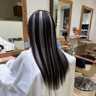 ロング SOU/エクステ /ダブルカラーのヘアスタイル