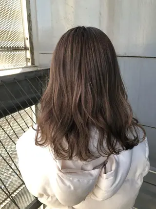 セミロング カラー 女性リピ90%🍨 🩷佐藤みずきのヘアスタイル