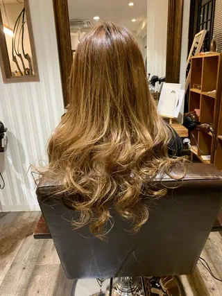 ロング 笠原 敦司のヘアスタイル