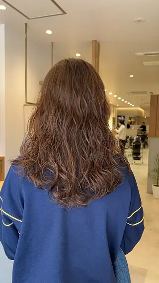 セミロング パーマ 山口 陸のヘアスタイル