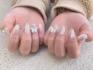 ミディアム ネイル ✴︎ Delightのネイルデザイン