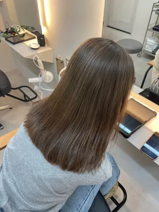 カラー shiomi H辻田 杏梨のヘアスタイル