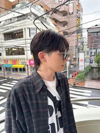 メンズ メンズ特化シャドウパ ーマラウンドマッシュのヘアスタイル