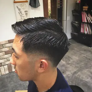 メンズ 縮毛矯正セミナー講師 ヨコモリユウキのヘアスタイル