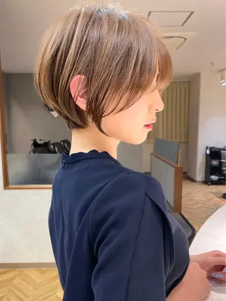 ショート かえ🩶韓国ボブ🎀 透明感カラー🥣のヘアスタイル