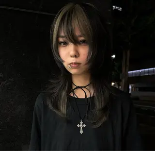 ミディアム カラー 顔周りデザイン/ ハイトーン/多田悠馬のヘアスタイル