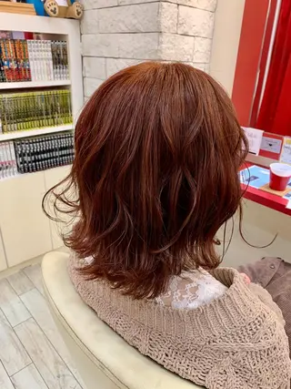 セミロング カラー ヘアアレンジ 今村公介 ブリーチ特化、派手髪のヘアスタイル