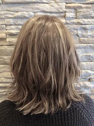 カラー 山浦 貴恵のヘアスタイル