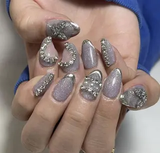 ネイル 🦋 Queenieのネイルデザイン