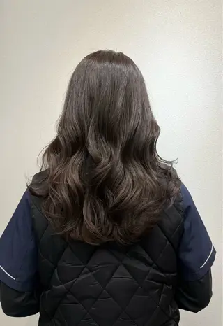 セミロング 小倉 結衣のヘアスタイル