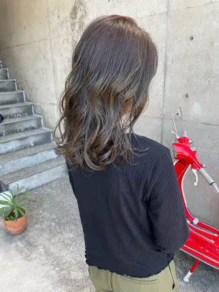 セミロング カラー 日高 香織のヘアスタイル