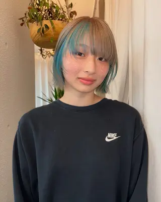 ショート カラー マツイ モモノのヘアスタイル