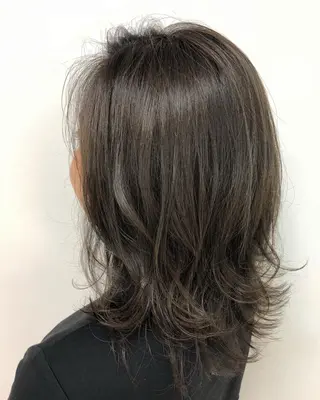 ミディアム カラー 鈴木 絢奈のヘアスタイル