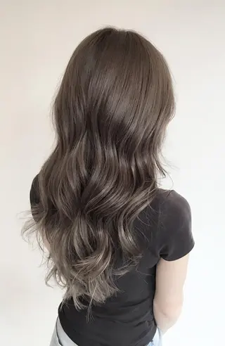 ロング カラー Rina のヘアスタイル