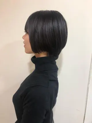 ショート MIOベージュカラー 柔らかいカラーのヘアスタイル