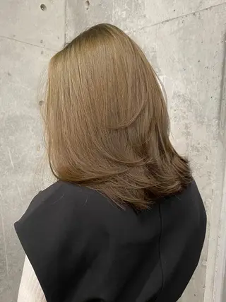 セミロング カラー ヘアアレンジ mina 🌷のヘアスタイル