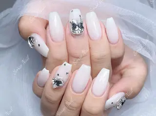 ネイル Queening 🦋のネイルデザイン