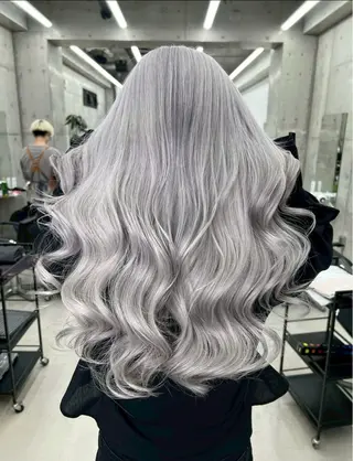 ロング 大平 琶月のヘアスタイル